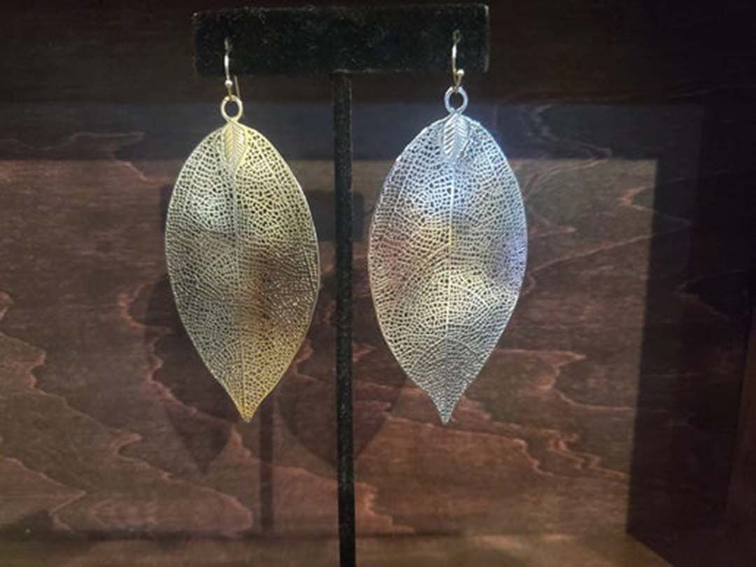 Lightweight leaf earrings